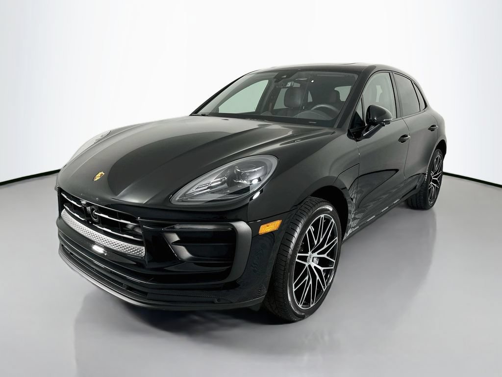 Certified 2026 Porsche Macan AWD/4WD image 1