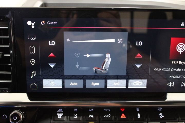 New 2025 GMC Sierra 2500 SLT w/ SLT Premium Package image 32