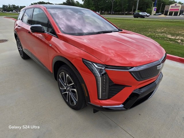 New 2025 Cadillac Optiq Sport 1 w/ LPO, Floor Liner Package image 7