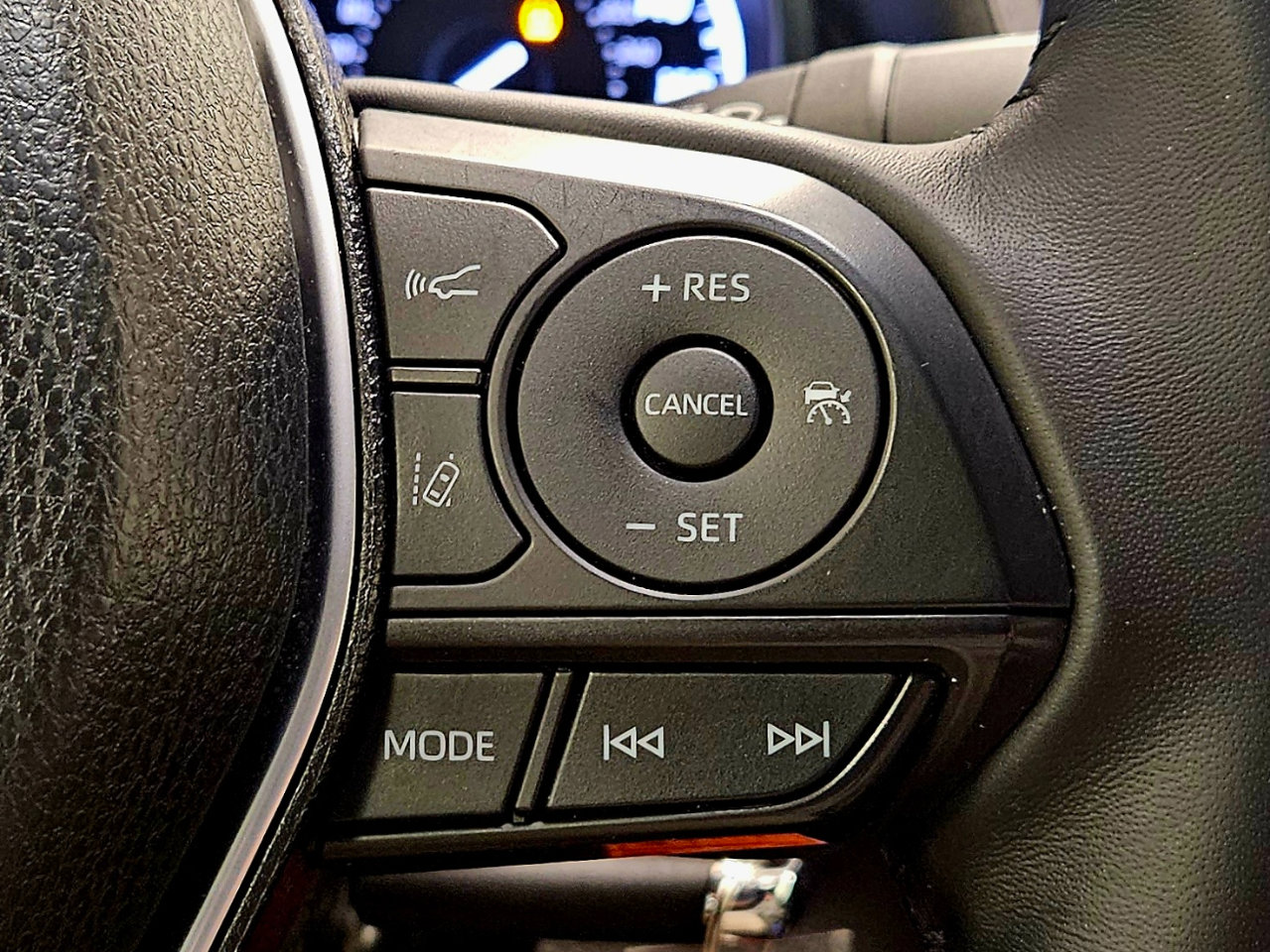 Used 2018 Toyota Camry SE image 11