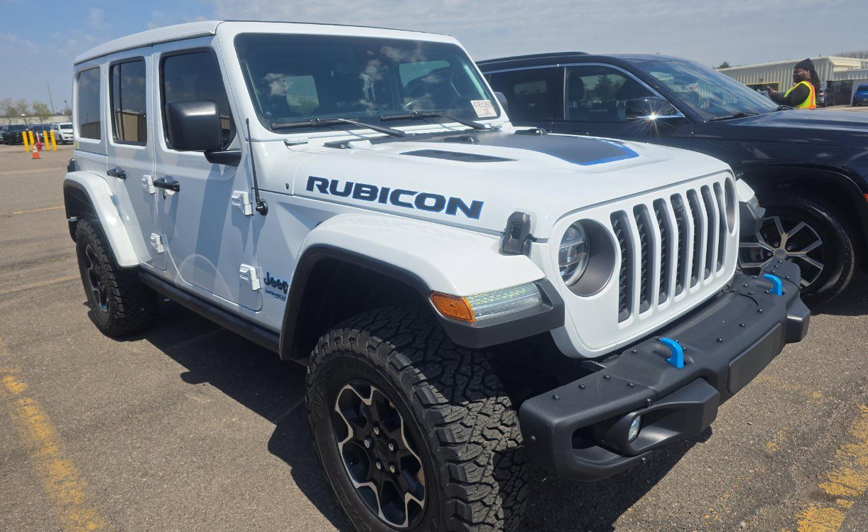 Used 2022 Jeep Wrangler Unlimited Rubicon 4xe w/ Steel Bumper Group AWD/4WD image 2