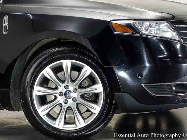 Used 2018 Lincoln MKT AWD w/ Driver Technology Package image 3