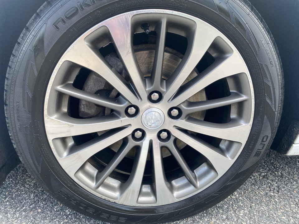 Used 2017 Buick LaCrosse Premium image 29