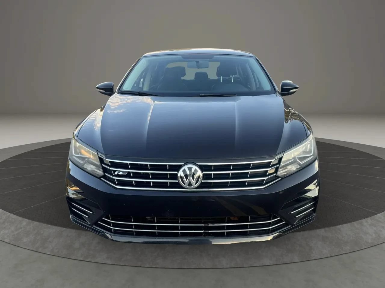 Used 2018 Volkswagen Passat 2.0T R-Line FWD image 6