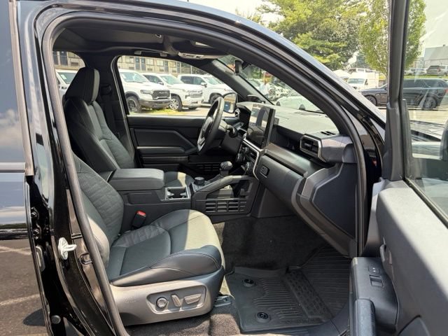 Used 2025 Toyota 4Runner TRD Off-Road Premium AWD/4WD image 32
