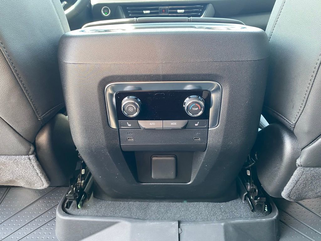 New 2026 Chevrolet Suburban Z71 w/ Comfort Package image 25