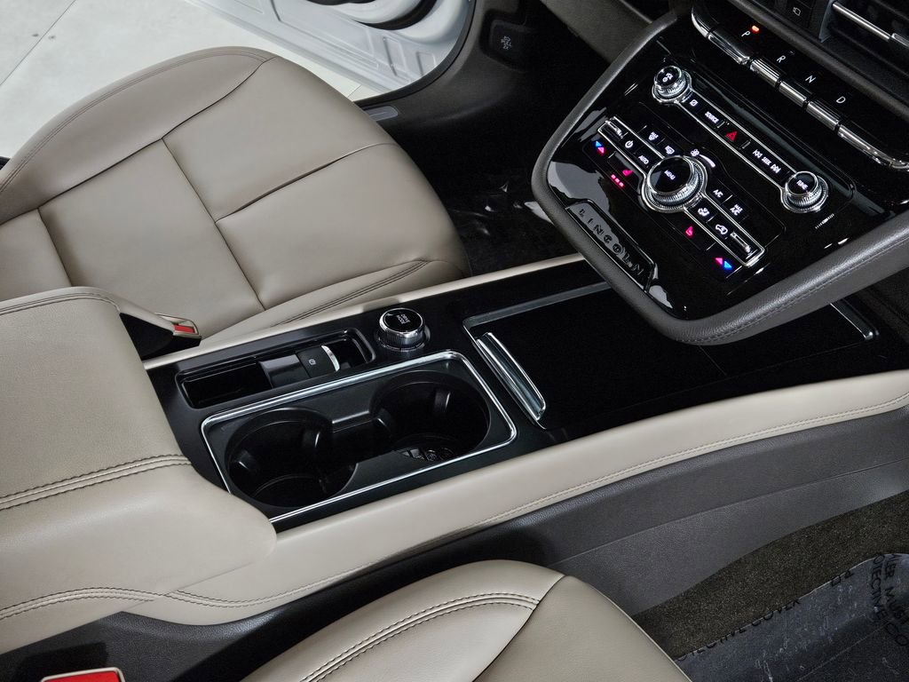 Used 2022 Lincoln Corsair Standard image 15