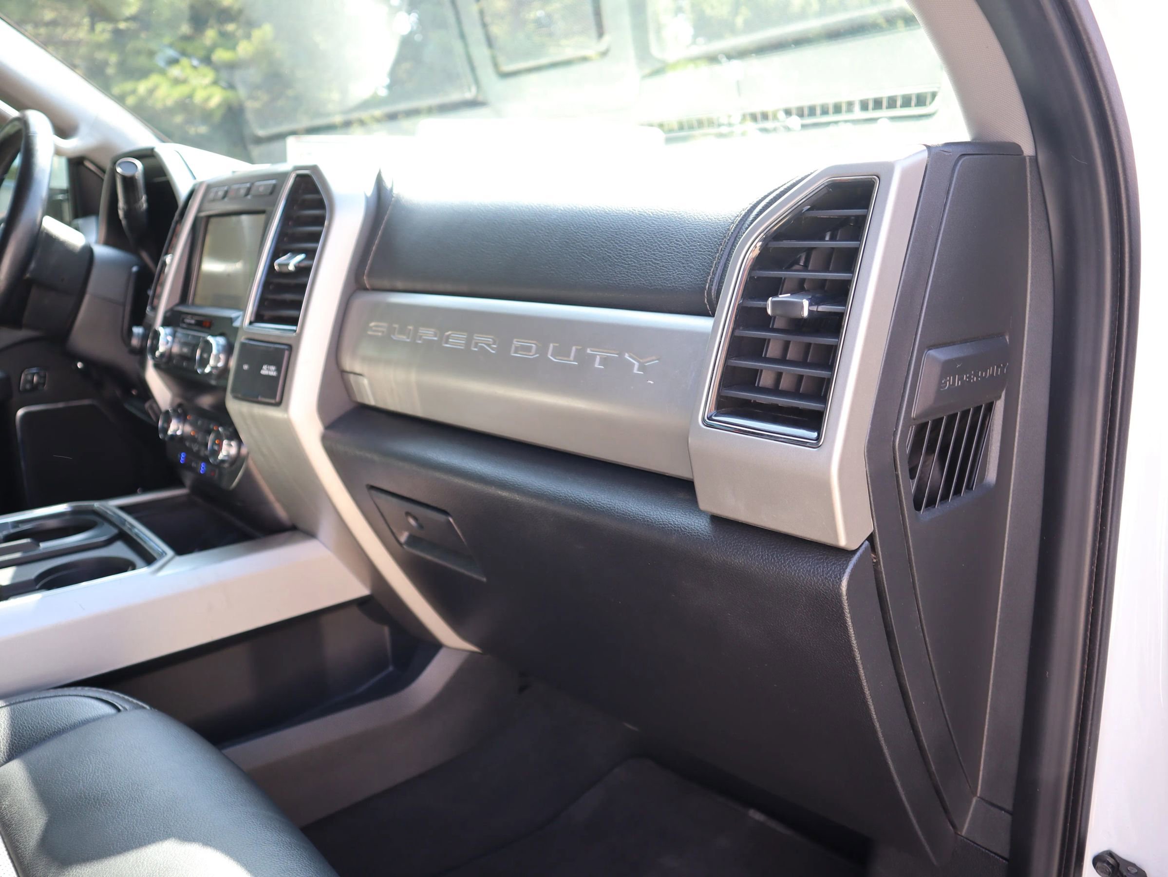 Used 2021 Ford F350 Lariat w/ Lariat Ultimate Package image 36