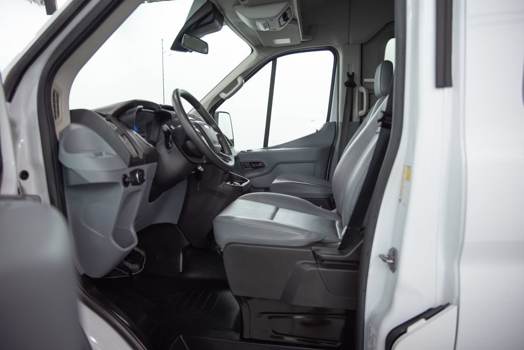 Used 2018 Ford Transit 150 XL RWD image 7