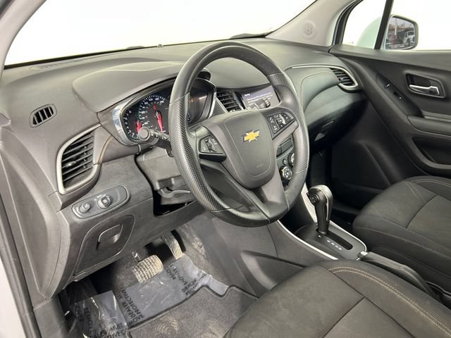 Used 2020 Chevrolet Trax LT AWD/4WD image 25