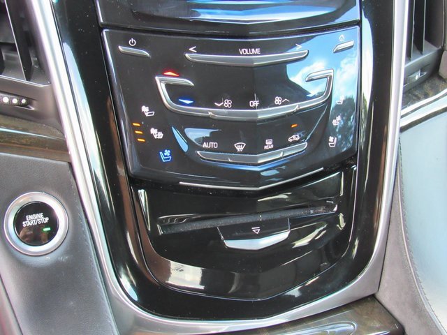 Used 2017 Cadillac Escalade Platinum image 21