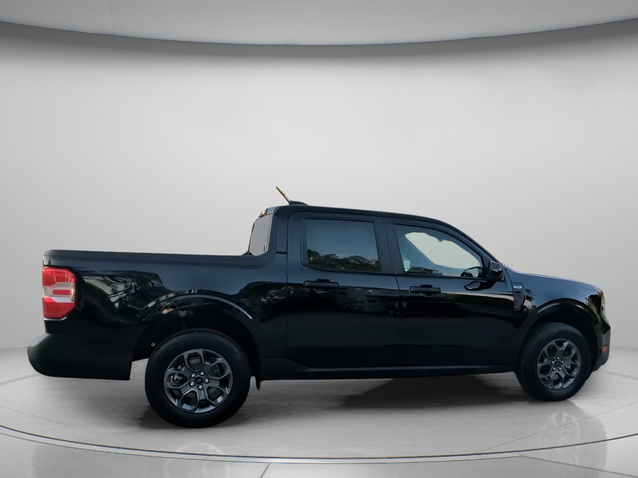 New 2026 Ford Maverick XLT w/ XLT Luxury Package FWD image 33