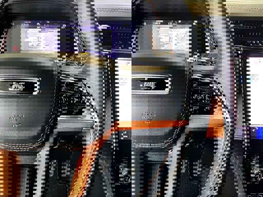 Used 2023 Jeep Grand Cherokee Summit image 24