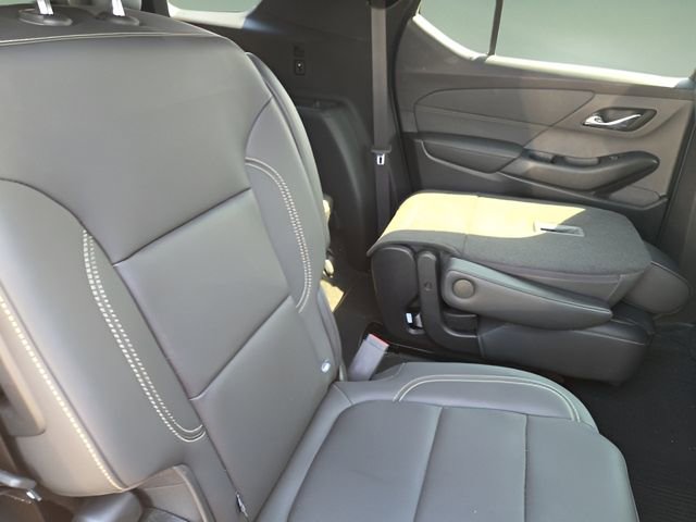 Used 2023 Chevrolet Traverse LT image 34