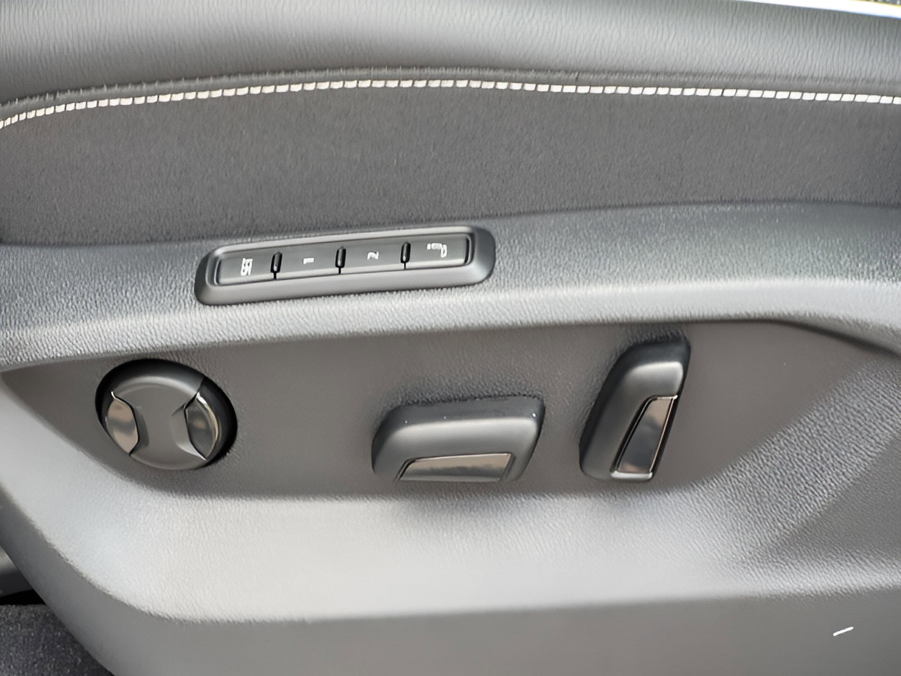 New 2026 Volkswagen Atlas SEL Premium R-Line image 13