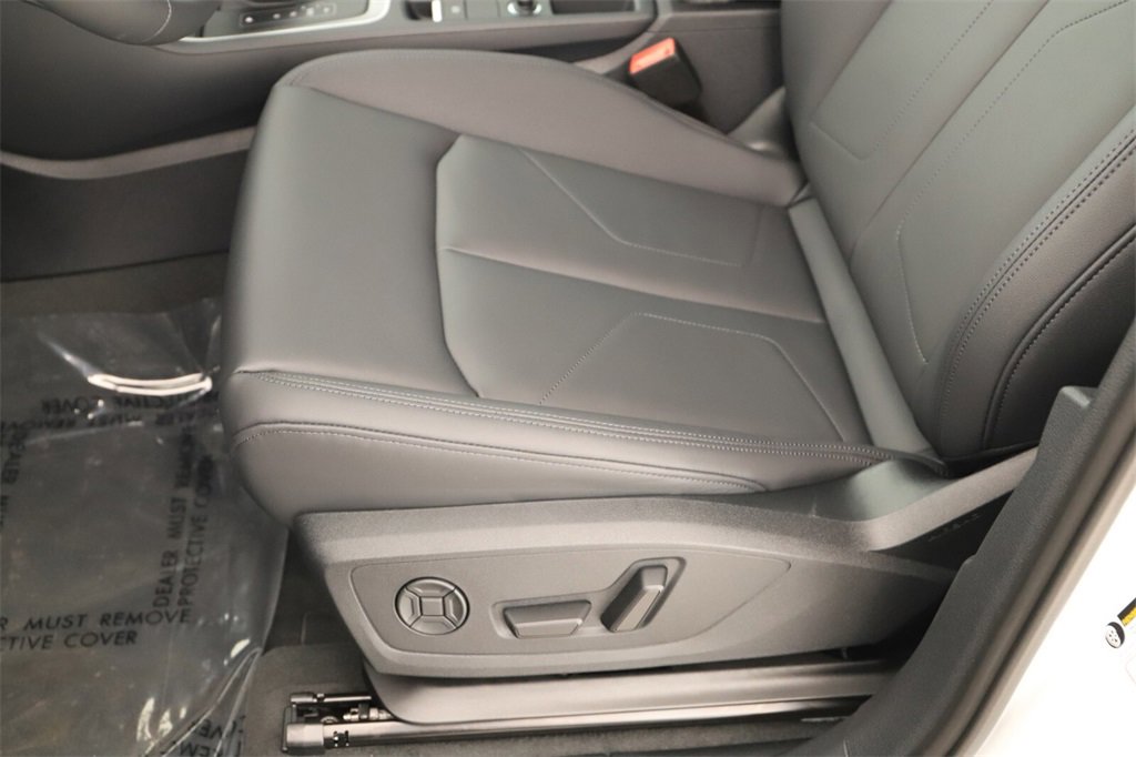 New 2025 Audi Q3 2.0T Premium image 25