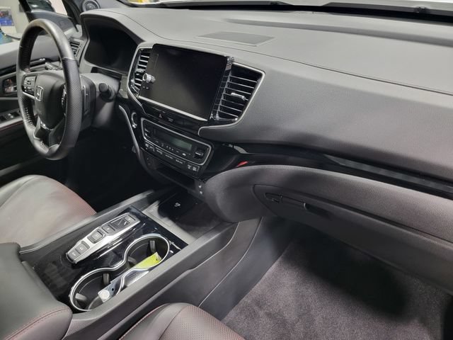 Certified 2024 Honda Ridgeline Black Edition image 17