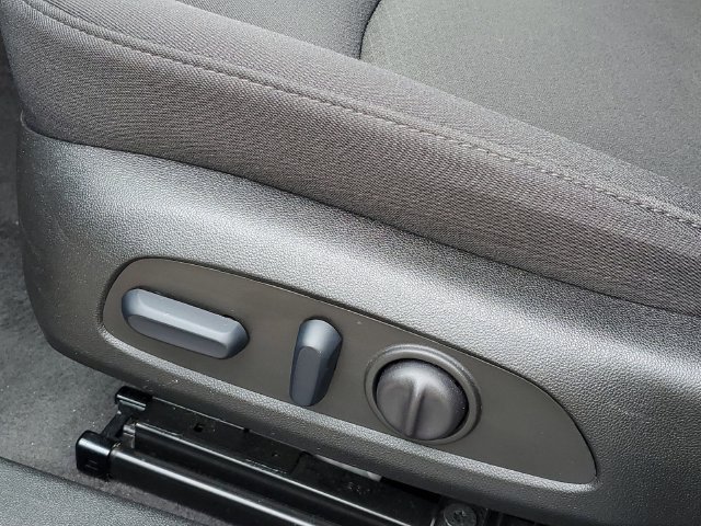 Used 2025 Chevrolet Malibu LT FWD image 6