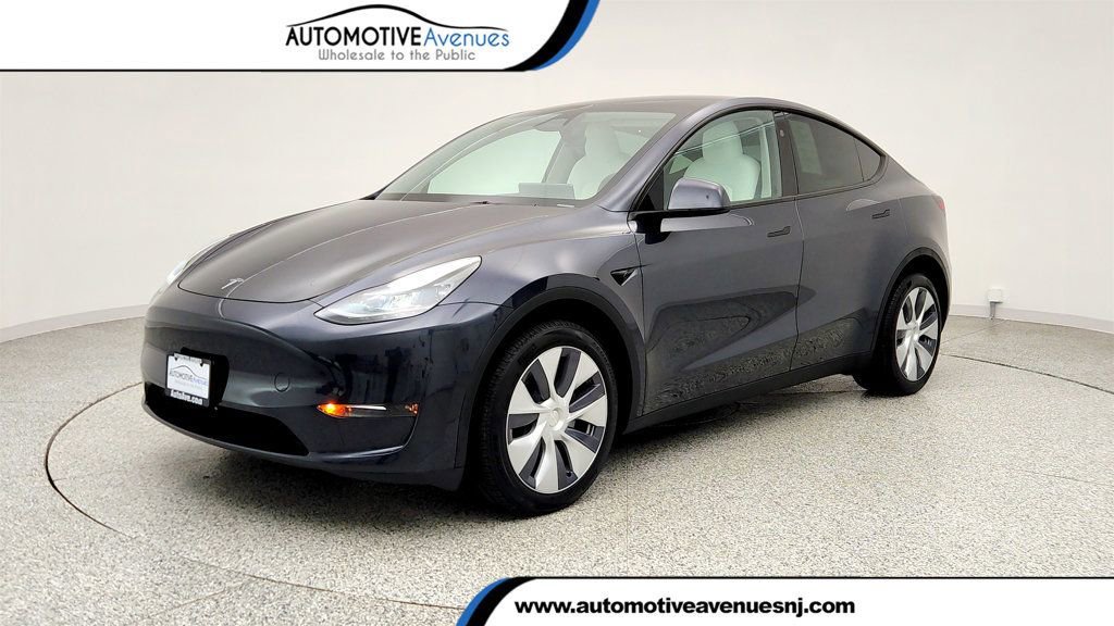 Used 2024 Tesla Model Y Long Range image 1