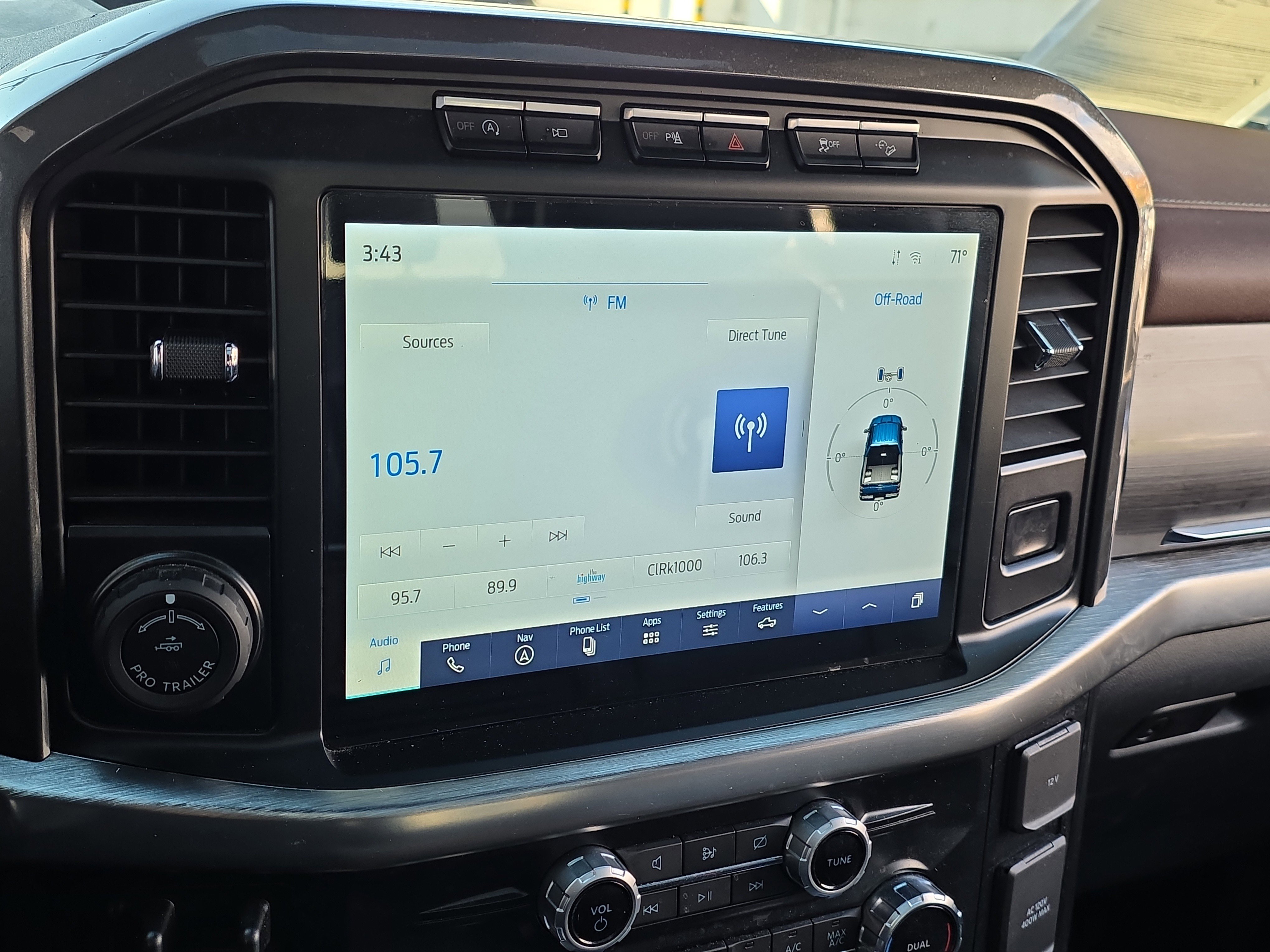 Used 2023 Ford F150 Lariat w/ Equipment Group 502A High image 25