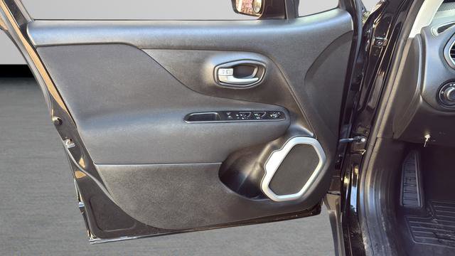 Used 2019 Jeep Renegade Sport w/ UConnect 7.0 Group image 10