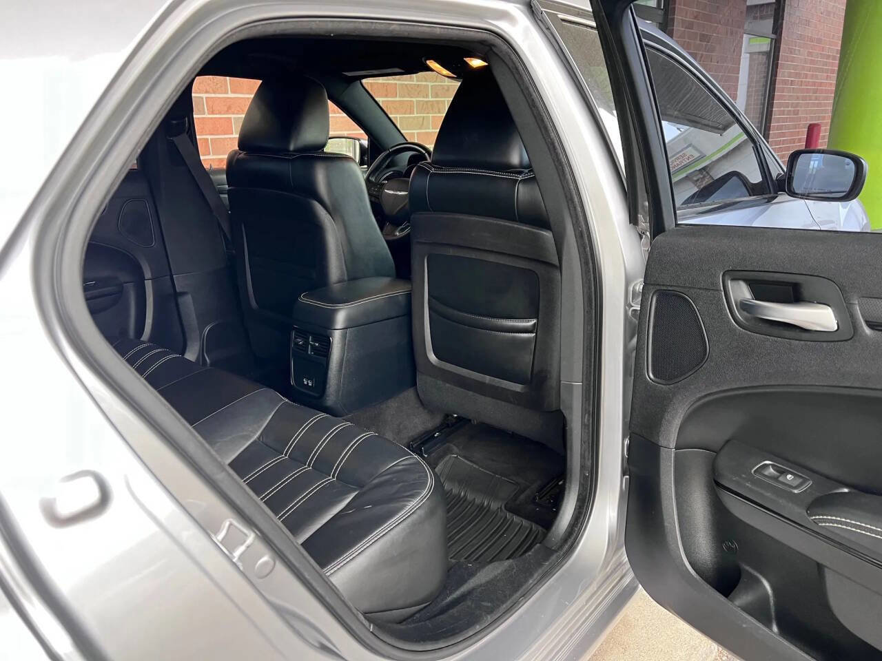 Used 2016 Chrysler 300 S image 18