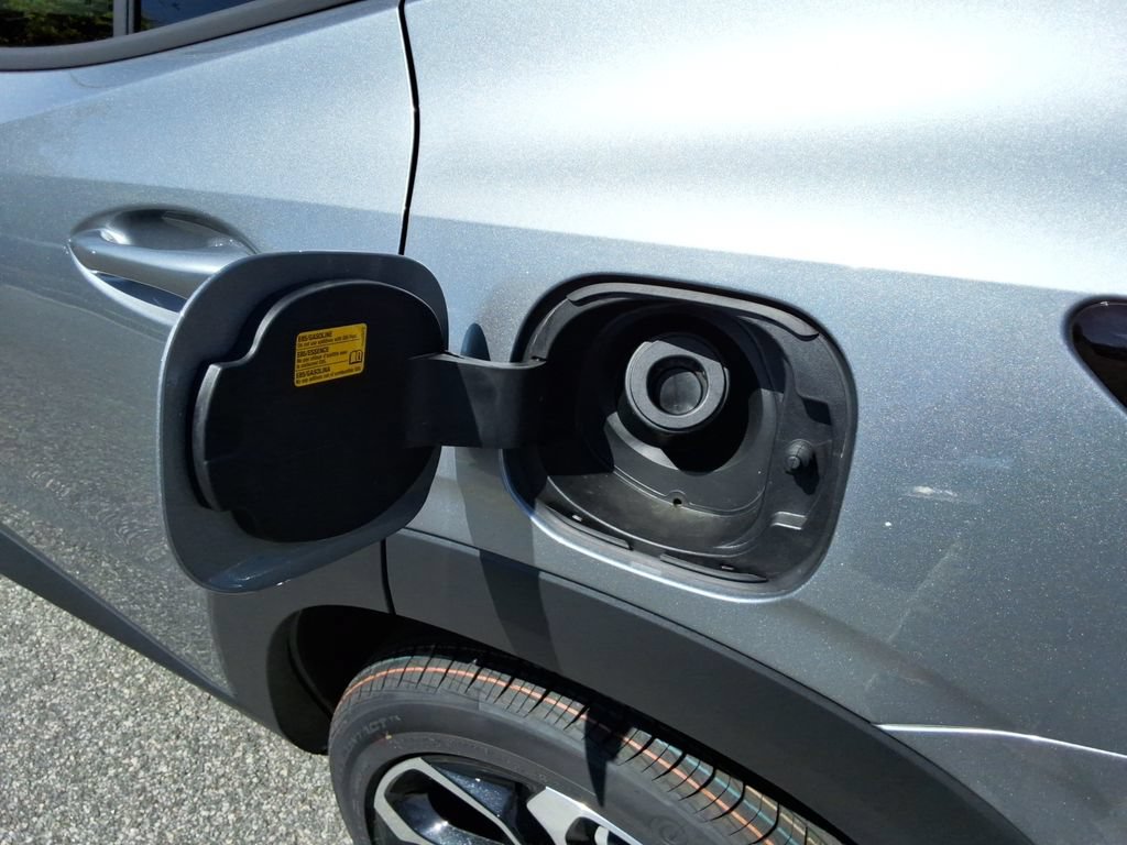 New 2026 Chevrolet Trax RS w/ Sunroof Package FWD image 12