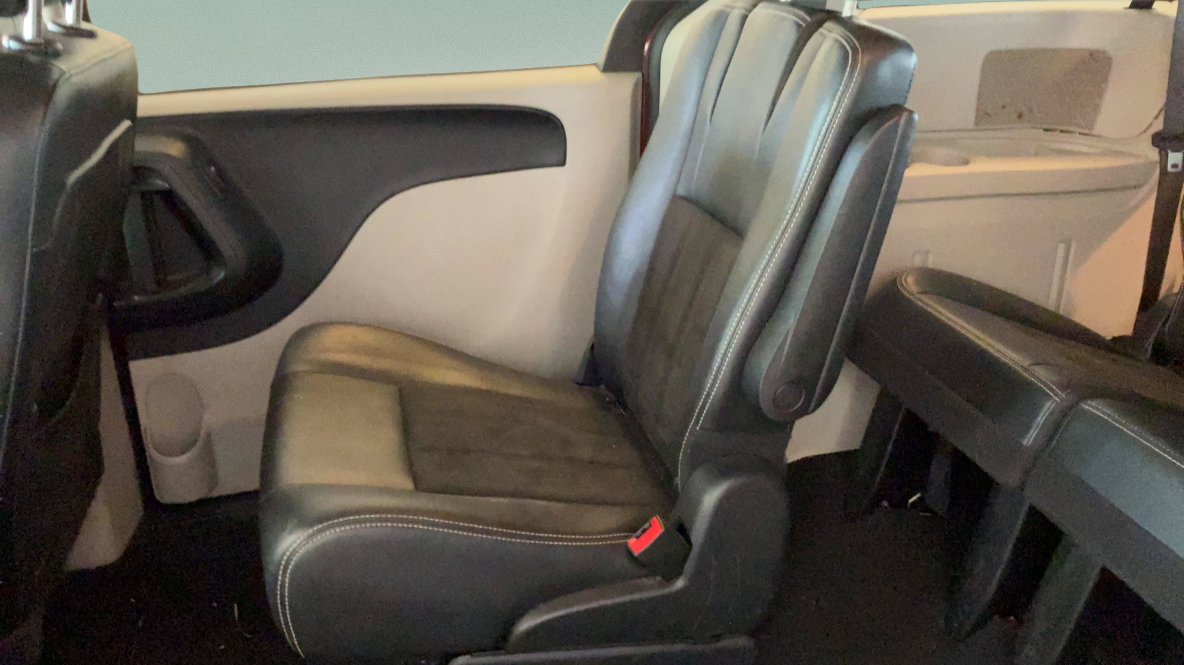 Used 2019 Dodge Grand Caravan SXT FWD image 20
