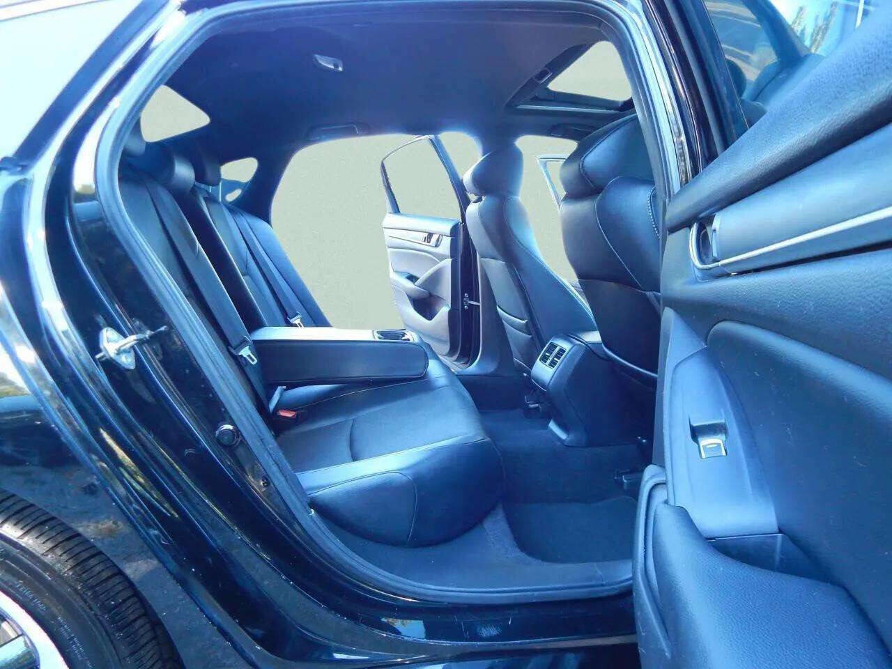 Used 2018 Honda Accord Sport image 41