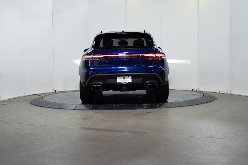 Certified 2025 Porsche Macan image 6
