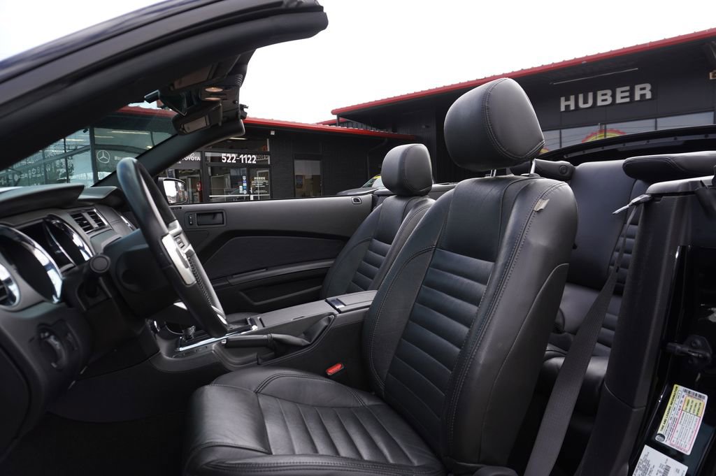 Used 2013 Ford Mustang GT image 22