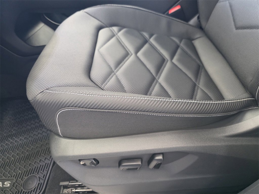 New 2026 Volkswagen Atlas Cross Sport SE image 17