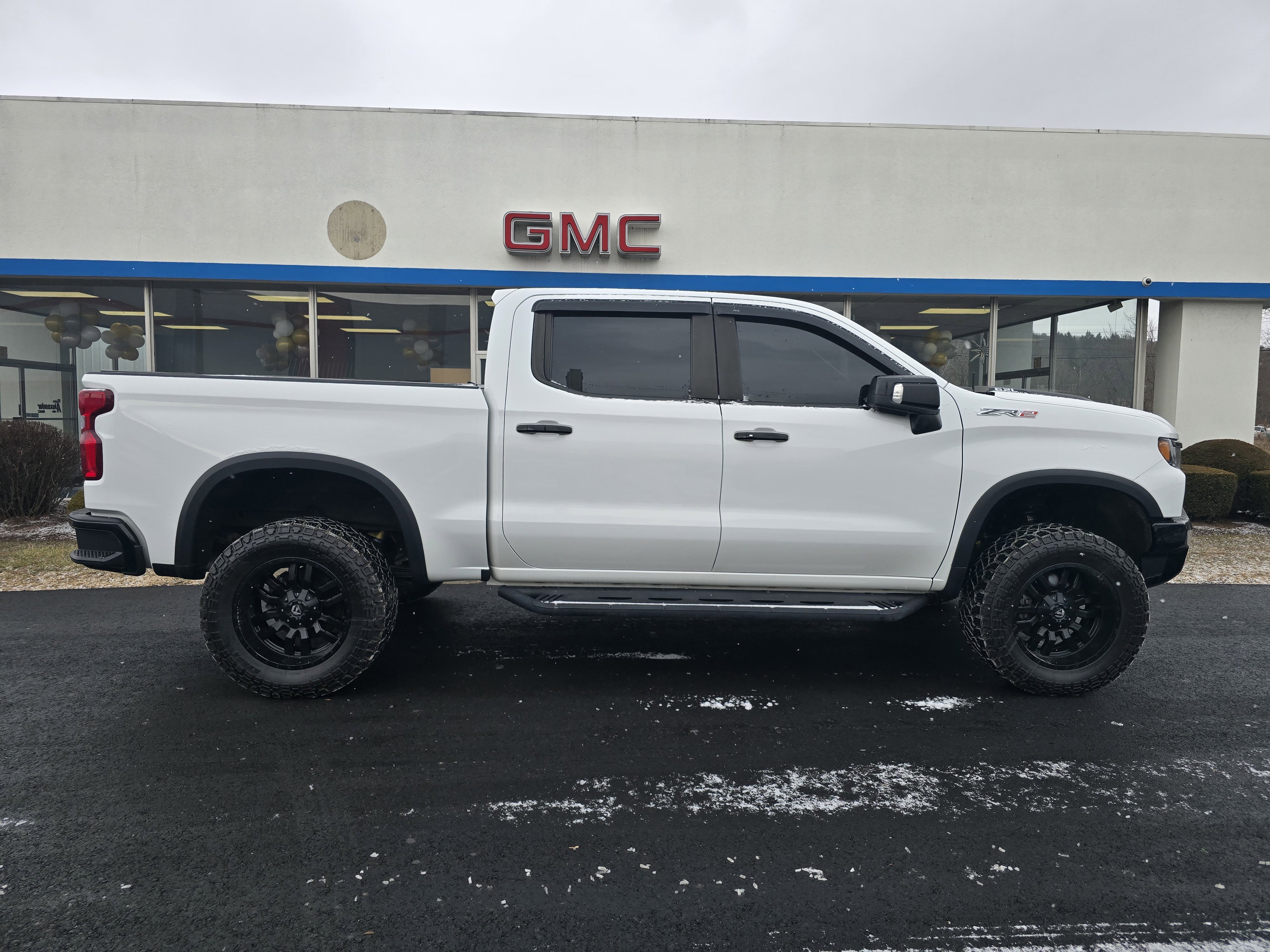 Used 2022 Chevrolet Silverado 1500 ZR2 w/ Technology Package image 2