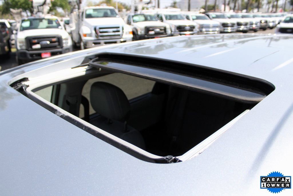 Used 2023 Toyota Sienna XLE image 5