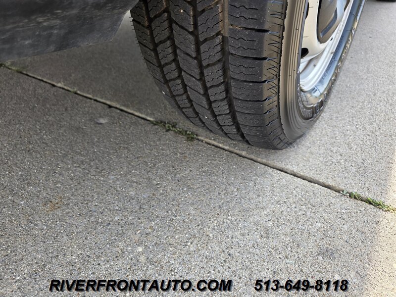 Used 2019 Ford Transit 150 130 Low Roof RWD image 18