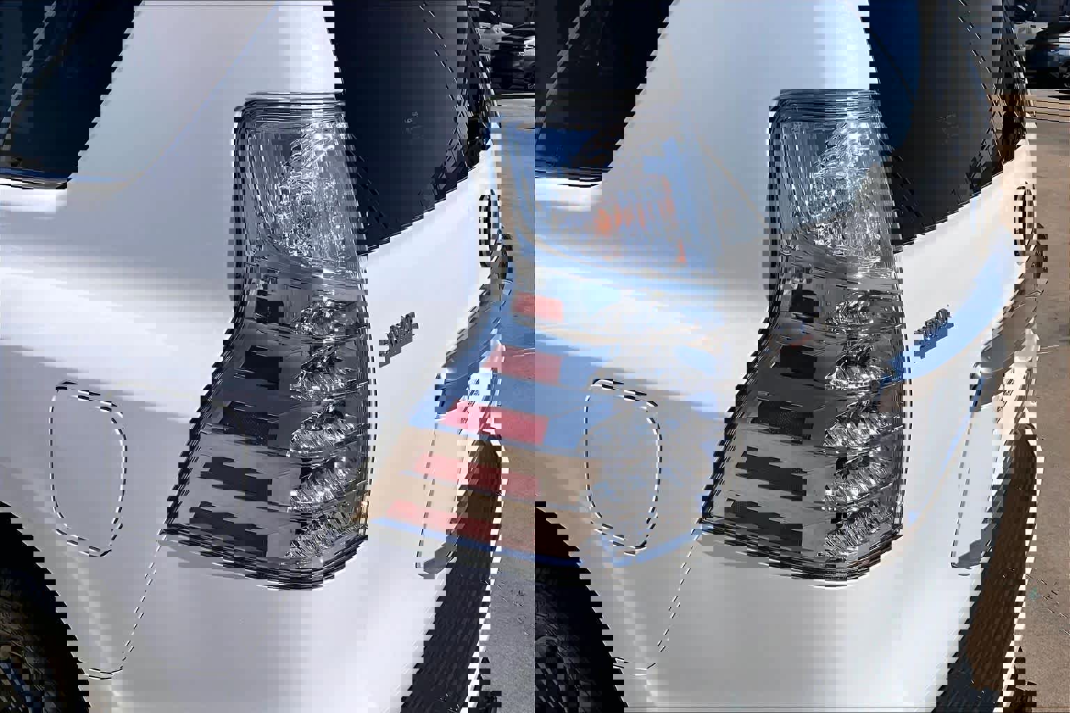 Used 2020 Lexus GX 460 Premium w/ Premium Package image 28