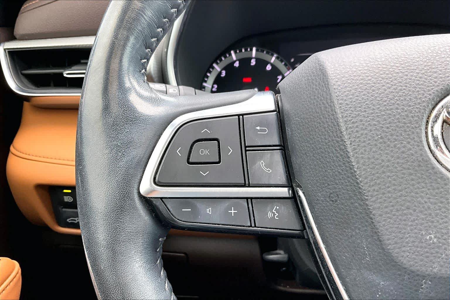 Used 2020 Toyota Highlander Platinum AWD/4WD image 23