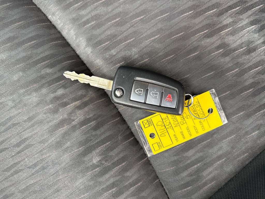 Used 2018 Nissan Rogue S image 33