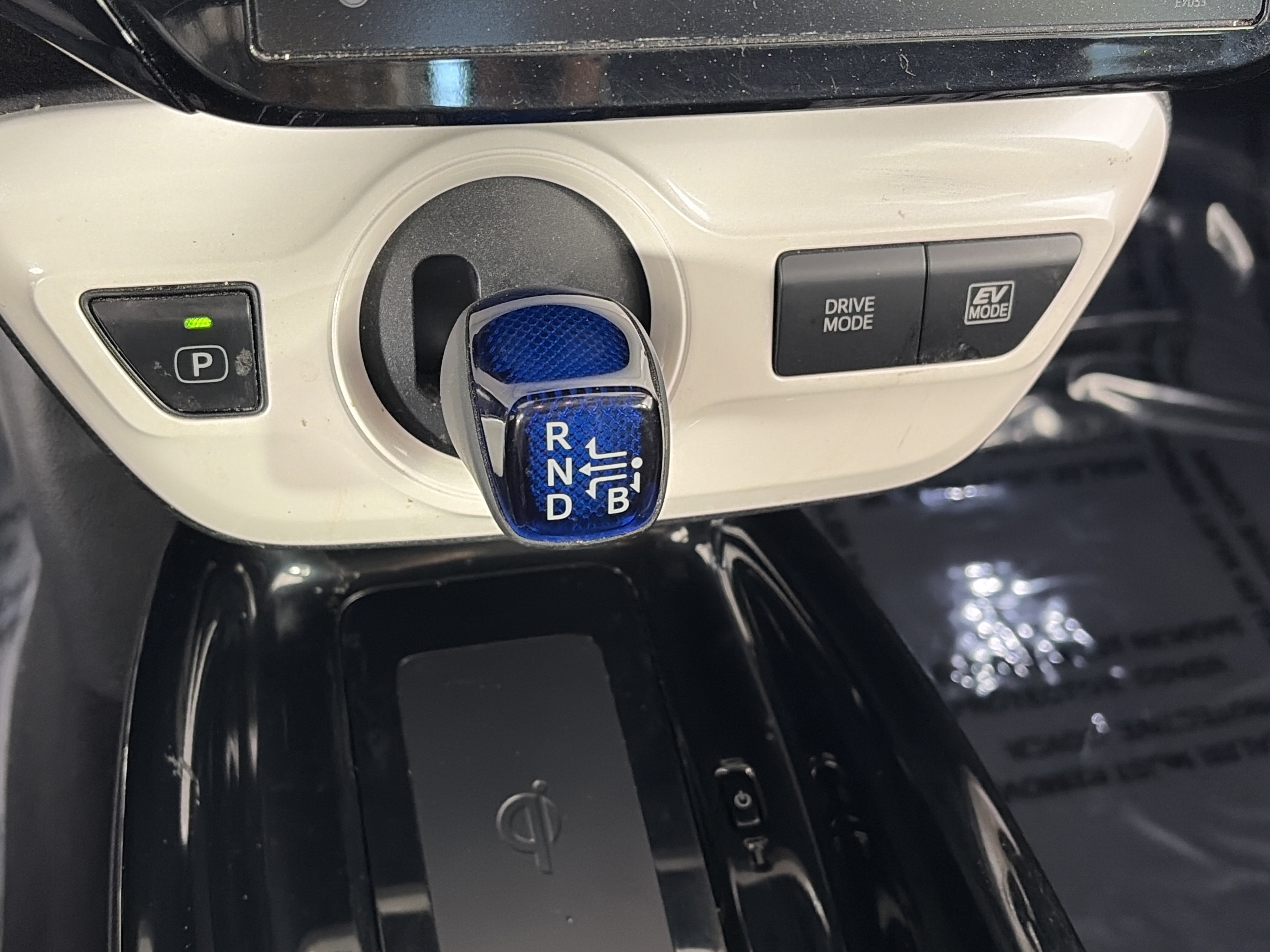 Used 2018 Toyota Prius Four Touring FWD image 25