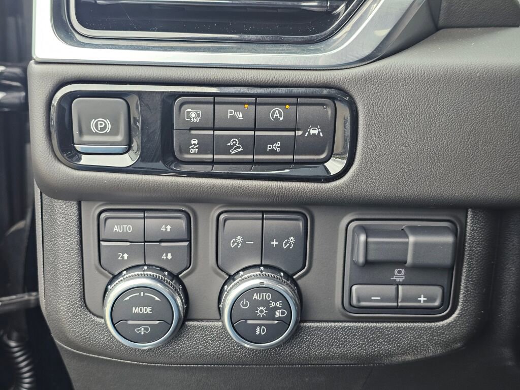 Used 2025 GMC Yukon Denali w/ Denali Reserve Package AWD/4WD image 37