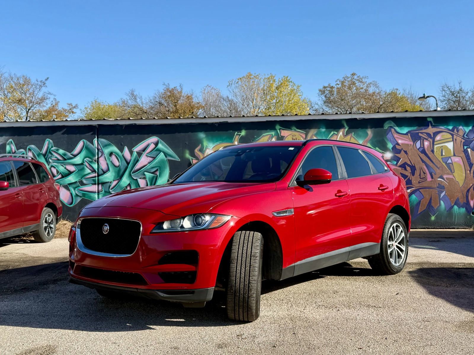 Used 2018 Jaguar F-PACE Premium image 1