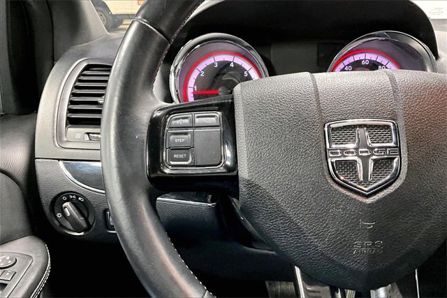 Used 2016 Dodge Grand Caravan SE image 11