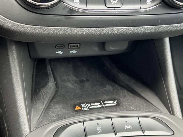 Used 2025 Buick Envista Preferred w/ Convenience I Package image 26