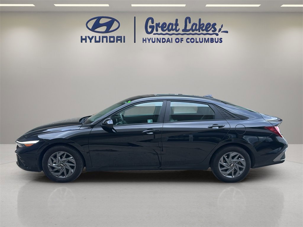 Certified 2024 Hyundai Elantra SEL image 2