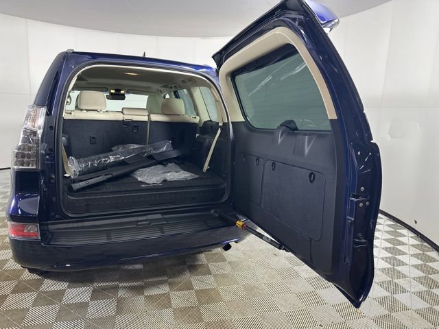 Used 2023 Lexus GX 460 Premium w/ Premium Package AWD/4WD image 7