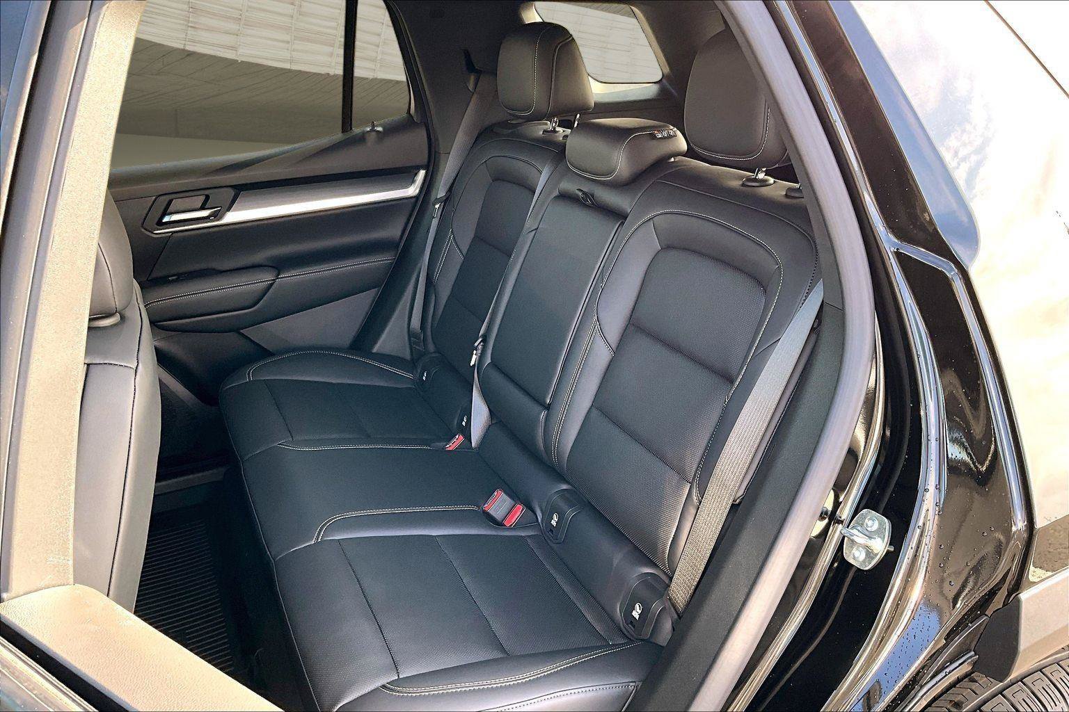 New 2026 GMC Terrain Elevation w/ Elevation Premium Package AWD/4WD image 32