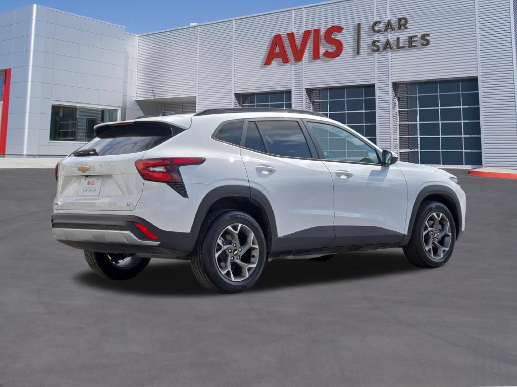 Used 2026 Chevrolet Trax LT FWD image 6