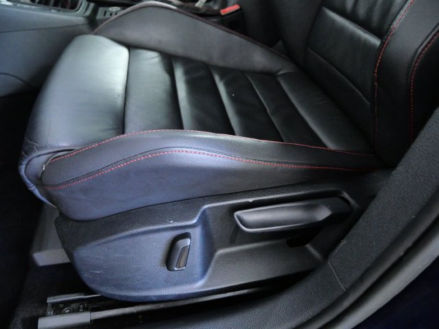 Used 2015 Volkswagen GTI SE w/ Lighting Package (SEL) FWD image 16