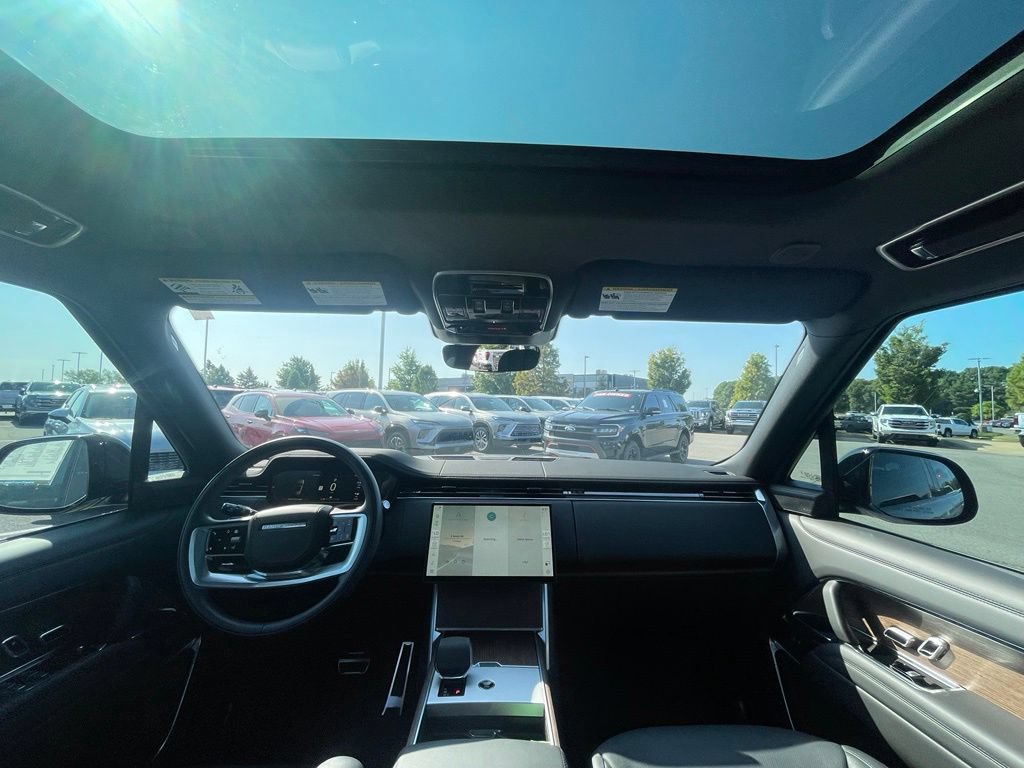 Used 2025 Land Rover Range Rover SE AWD/4WD image 26