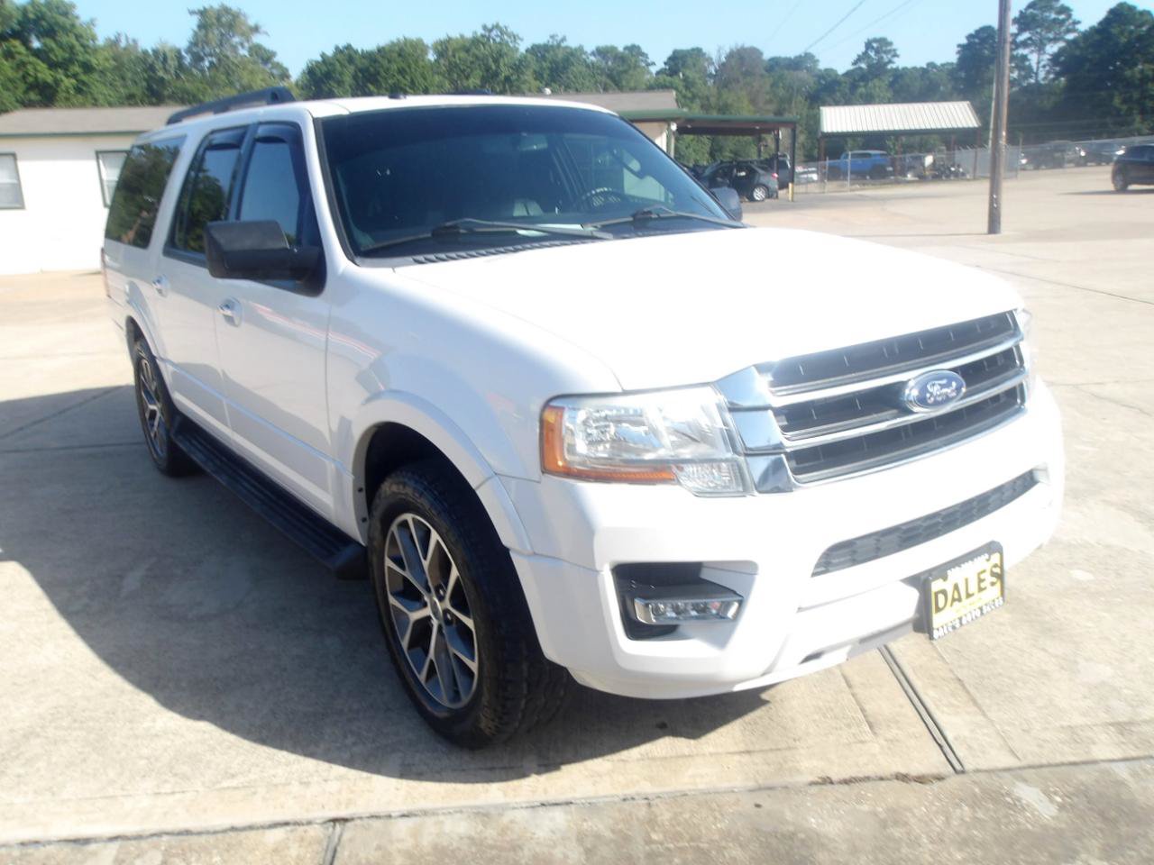 Used 2017 Ford Expedition EL XLT w/ Equipment Group 202A RWD image 4